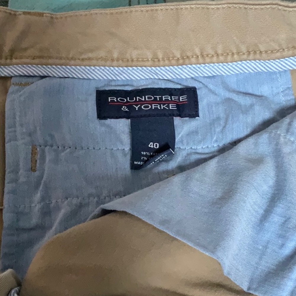 Round tree size 40 shorts